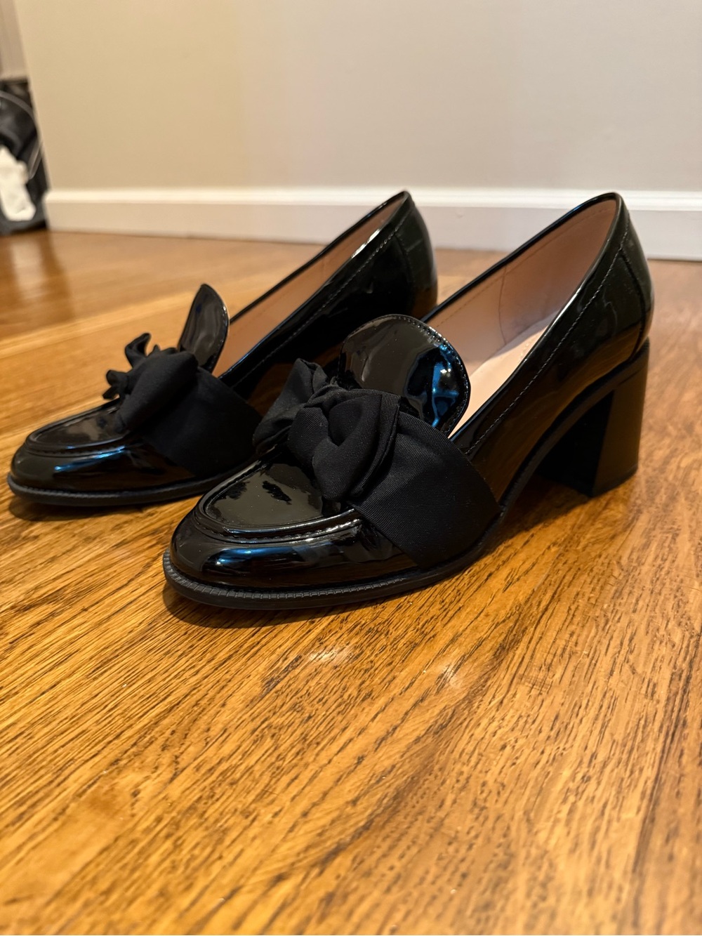 Bandolino Women's Black Patent Leather Chunky Heel